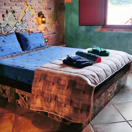 Casa Gaudi - House & 招待所 特乌拉达