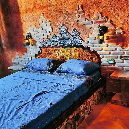 Casa Gaudi - House & 3*