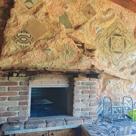 Casa Gaudi - House &