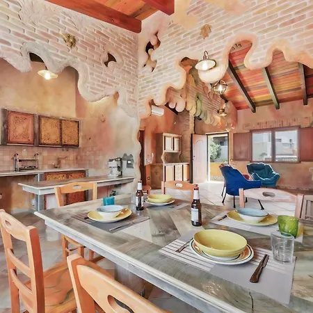 Casa Gaudi - House & 3* Teulada