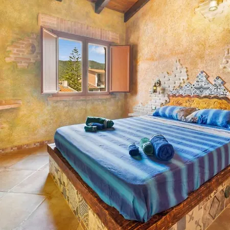 Pensjonat Casa Gaudi - House & Teulada