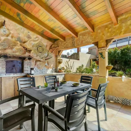 Casa Gaudi - House & 3* Teulada