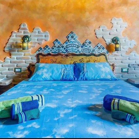 Casa Gaudi - House & Teulada